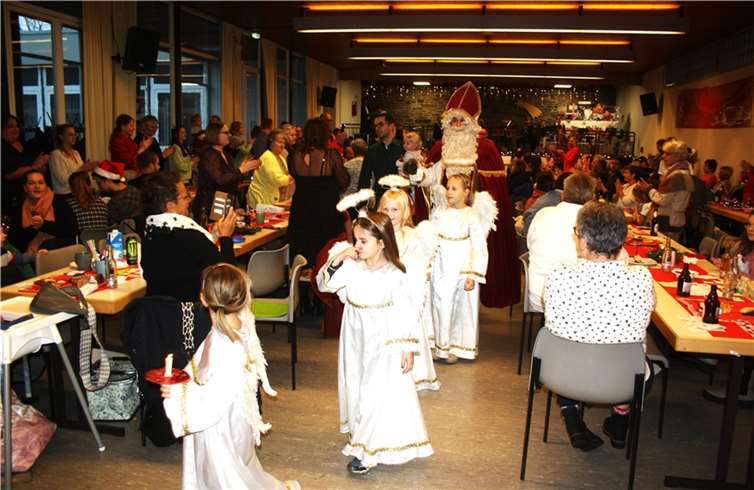 Die Husaren veranstalteten fernab vom Karnevalstrubel eine besinnliche Weihnachtsfeier. Foto: privat