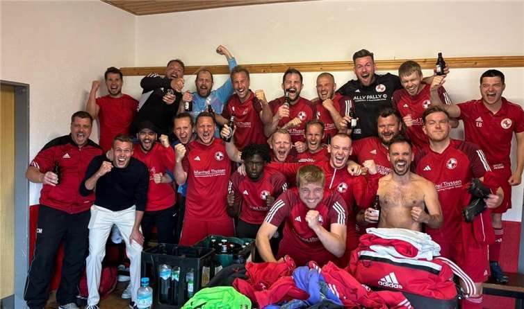 Die I. Mannschaft nach dem 3:0 Sieg gegen den SV Rengsdorf. Foto: privat