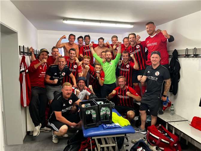 Die I. Mannschaft nach dem Pokalsieg beim SV Rengsdorf.  Foto: privat