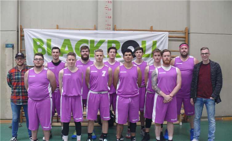 Die II. Mannschaft: v.l.n.r. Philipp Scholz, Sven Henrich, Ulrich Raueiser (2 Punkte), Alexander Zilles (6), Lucas Weber, Jan-Philipp Zilles (6), Christian Hock (2), Tarek El-Rashidy, Thorsten Kanzler (2), Louis Lenz (2), Daniel Prehn (1), Boris Sewenig (14) und Johannes Fuß.