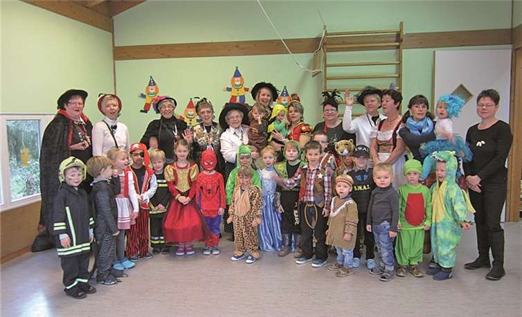 Die Igel und Frösche freuten sich über den Besuch der Ockenfelser Möhnen.privat