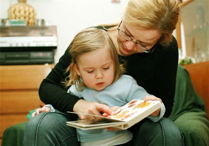 Die Infoveranstaltung gibt Auskunft über die Arbeit in der Kindertagespflege. Brebca - Fotolia