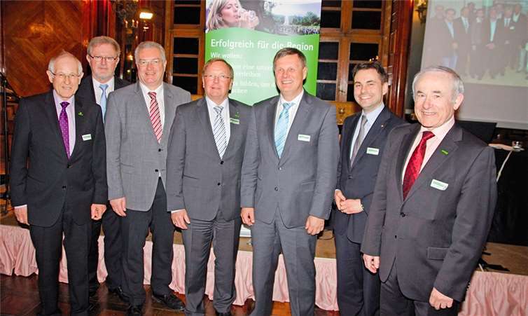 Die Initiative Region Mittelrhein verabschiedete die Staatssekretäre Uwe Hüser (3.v.l.) und David Langner (2.v.r.). Dr. Ulrich Kleemann (3.v.r.) wurde zum neuen stellvertretenden Vorsitzenden gewählt.WPA