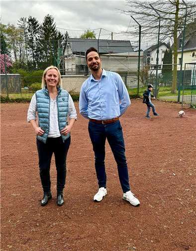 Die Initiative Stadtdörfer plant die Umgestaltung des Burplatzes in Eich. Die SPD-Fraktion begrüßt diesen Schritt und schlägt vor, die gesamte Fläche rund um den Teich neu zu denken. Ziel ist es, einen attraktiven Begegnungsort für alle Generationen zu schaffen. Foto:SPD-Stadtverband Andernach