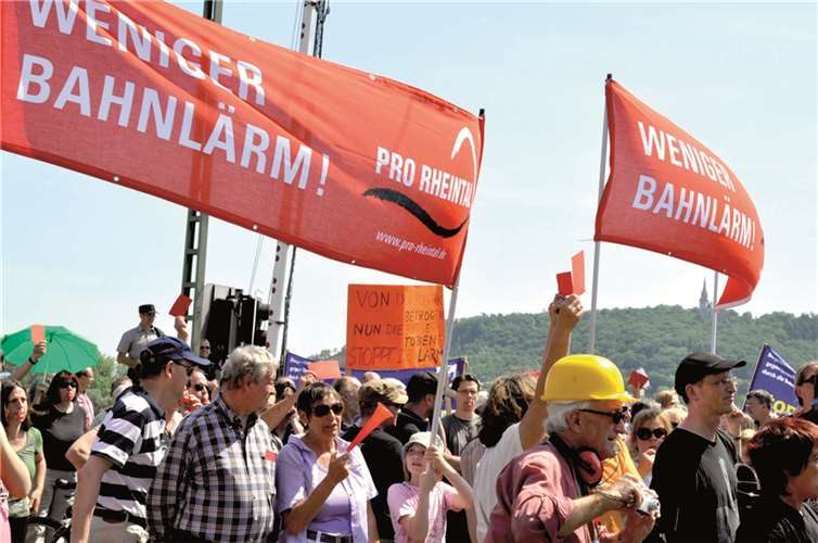 Die Initiativen an Rhein und Mosel rufen die Bürger zum gemeinsamen Protest auf bei der großen Bahnlärm-Demo in Koblenz am Samstag, 9. Mai, um 14 Uhr vor dem Hauptbahnhof.privat