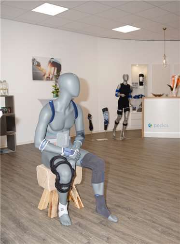 Die Innenräume sind hell und großzügig gestaltet.