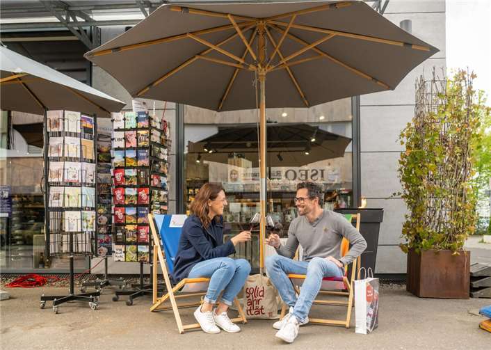 Die Innenstädte von Bad Neuenahr und Ahrweiler verwandeln sich jeweils in eine entspannte Lounge.  Fotos: Dominik Ketz