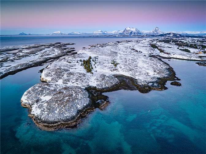 Die Insel Donna in Nordnorwegen.  Foto: © GP Mediavision Zwerger-Schoner OG