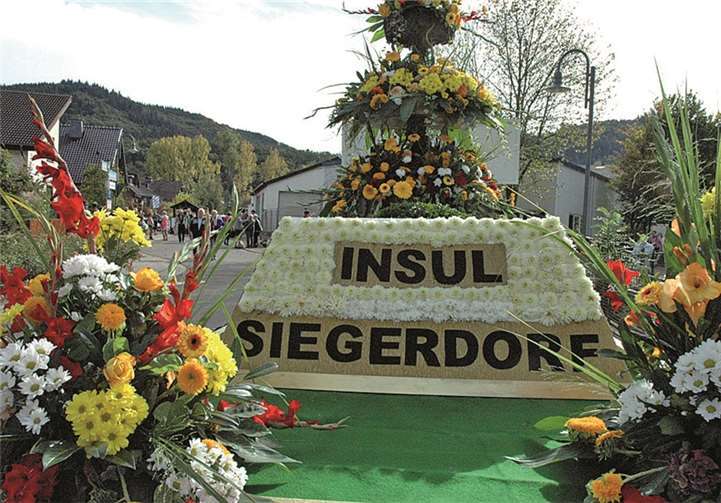 Die Insuler bauten schnell einen Wagen um mit einem neuen Motiv, dem Siegermotiv.