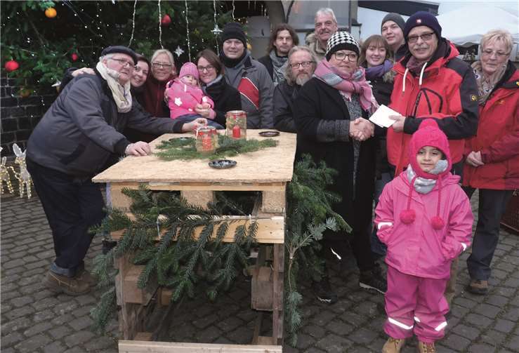 Die Interessengemeinschaft für bedürftige Kinder überreichte der Kroatienhilfe Bell eine Spende in Höhe von 1.000 Euro. FRE