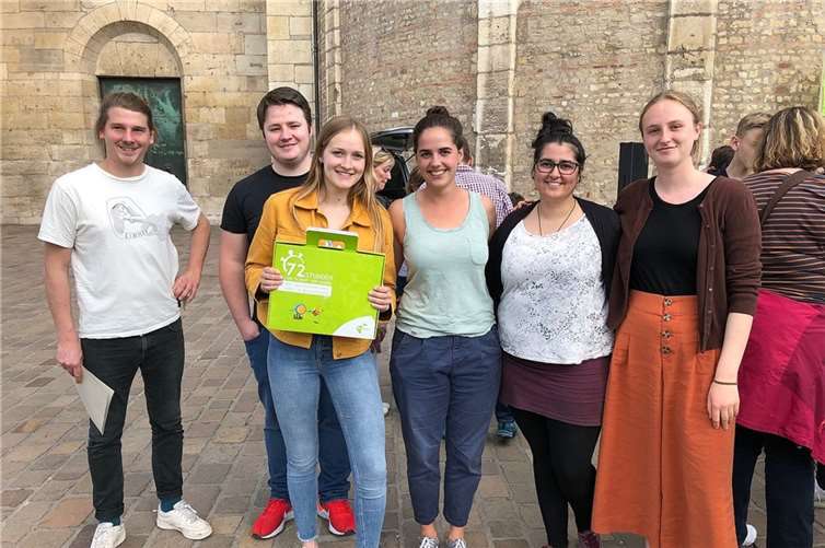 Die J-GCL Trier freut sich auf die Herstellung und vor allem den Einsatz von „Demokratiebänken“