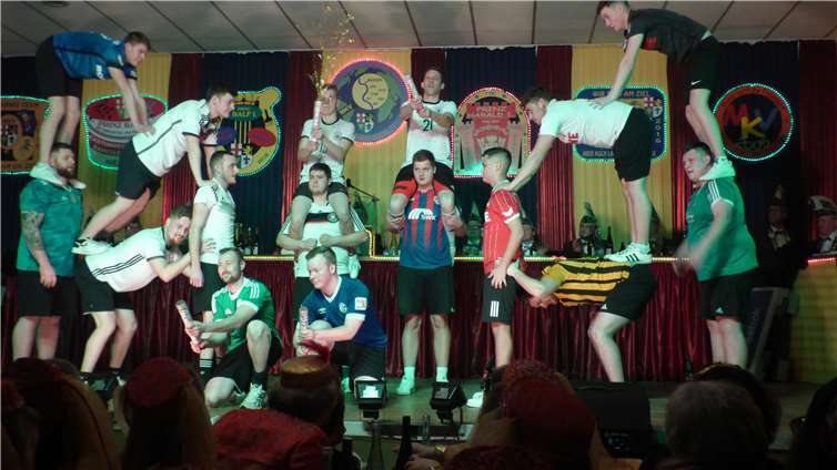 Die JGV Dance Crew präsentierte einen tollkühnen Tanz.