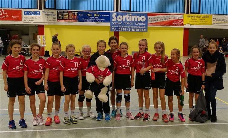 Die JSG-Mädchen zeigten starke Abwehrleistungen und konnten ihr Kombinationsspiel aufziehen. privat