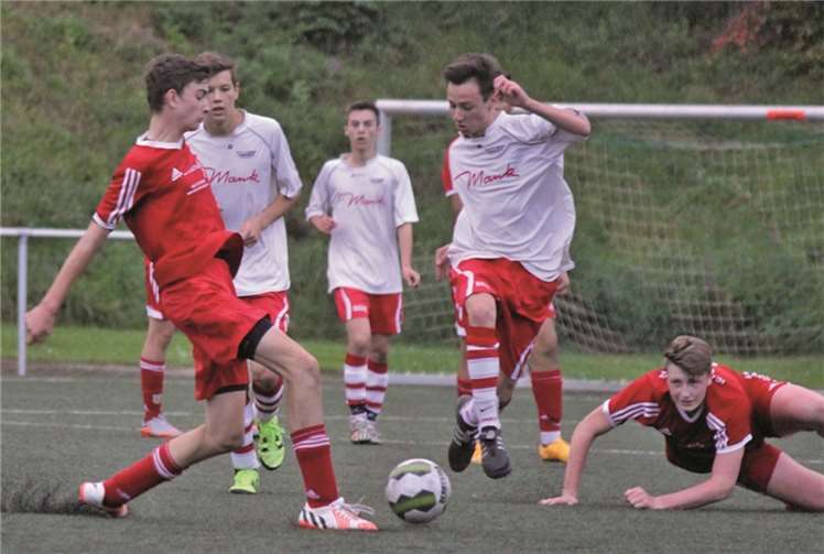 Die JSG Puderbach hat sich drei ganz wichtige Punkte gegen den Abstieg erkämpft .Ulrike Puderbach