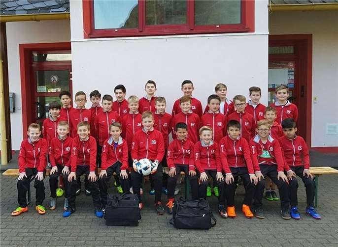 Die JSG Untermosel präsentierte die neuen Sportoutfits. privat