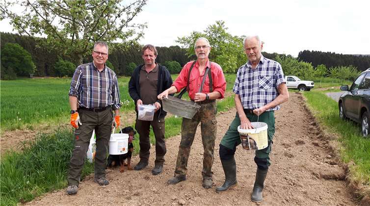 Die Jäger des Revieres Steimel II haben mit Unterstützung der Gemeinde die Aussaat vorbereitet. privat