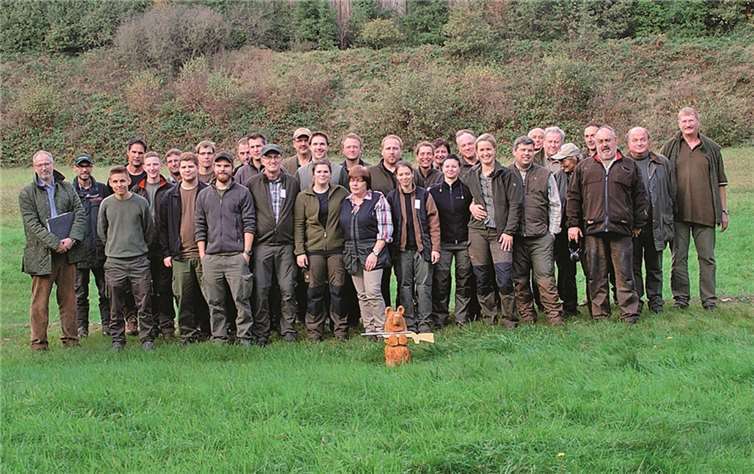 Die Jägerprüflinge nach der absolvierten Prüfung.privat