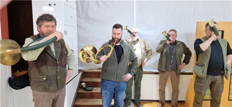 Die Jagdhornbläser verbliesen die Jahresstrecke.