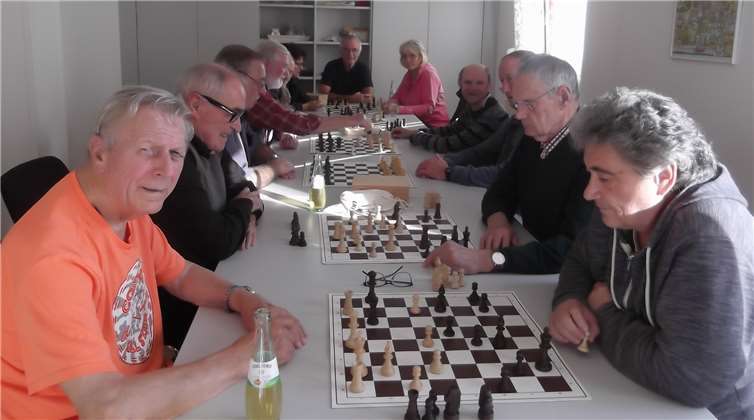 Die Jahreszeit ab Herbst eignet sich ideal zum Schachspielen.Foto: privat
