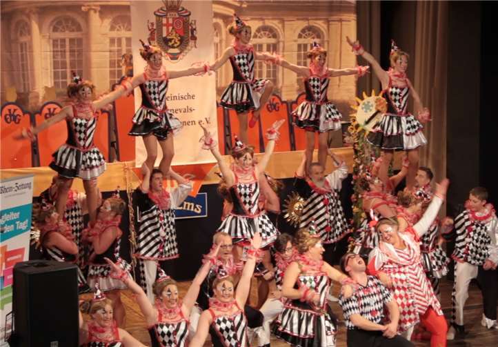 Die Jahreszeiten völlig aus dem Häuschen, brachten das Showballett der Traditionsgarde Rot-Weiß Lahnstein.