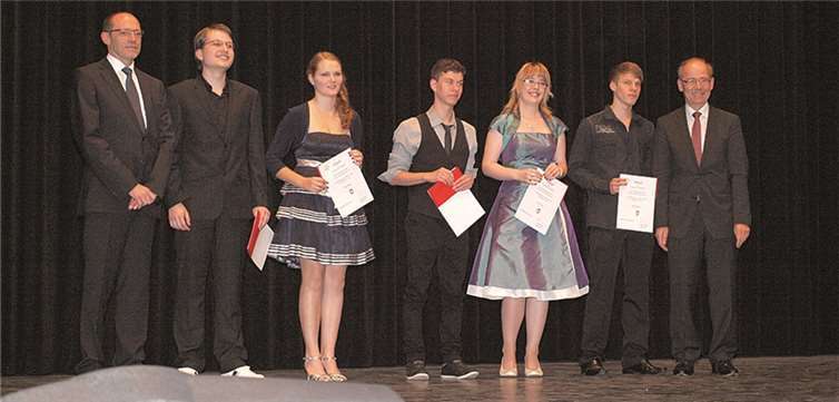 Die Jahrgangsbesten wurden für ihre guten Leistungen ausgezeichnet. privat