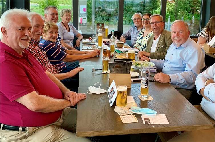 Die Jahrhundertflut und das potentielle Versagen der Politik war Stammtisch-Thema im Meckenheimer Stellwerk“.Foto: Günter Klein