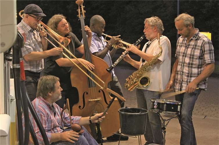 Die JazzPenz feiern Premiere und bieten Abwechslung und Unterhaltung vom Feinsten.privat