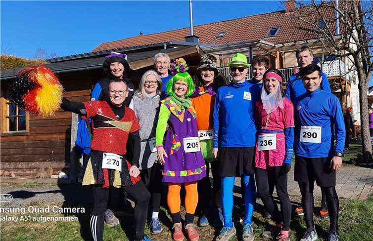 Die Jecken vom Laacher See vor dem Fastnachtslauf in Ellscheid. Foto: privat