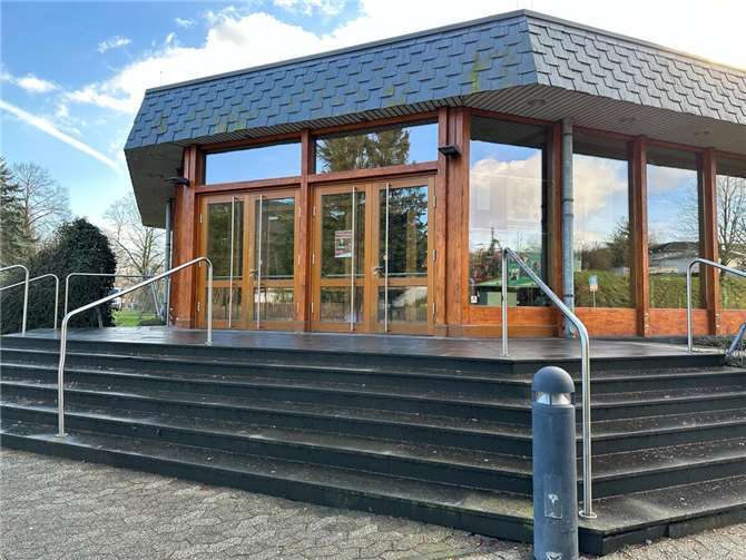 Die Jobmesse findet in der Rheinhalle im Remagen statt.  Foto: ROB