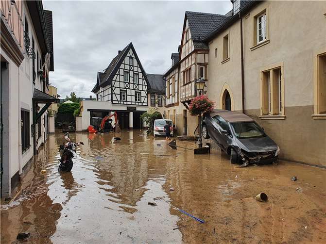 Nach der Flut: Dankbarkeit für alle Hilfe und Unterstützung Die Johannes-Müller-Straße in Ahrweiler, die sich in direkter Nähe zur Lebensberatung befindet. Foto: Lebensberatung Ahrweiler