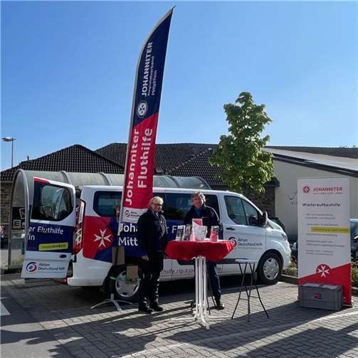 Die Johanniter Fluthilfe informiert in Bad Neuenahr und Ahrweiler wöchentlich über die kostenlose Antragsberatung für Wiederaufbau und weitere Angebote. Quelle: Johanniter Fluthilfe