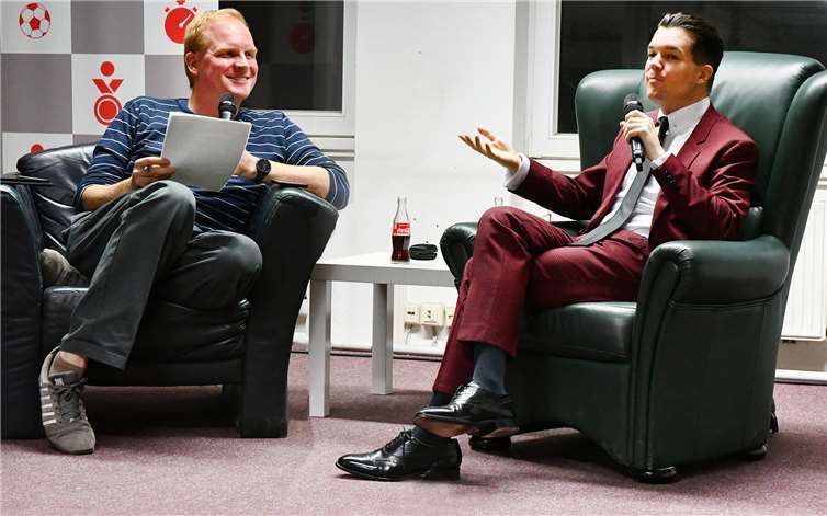 Die Journalisten Stefan Schulz und Wolfgang M. Schmitt diskutierten rege zum Thema „Das Rezo-Syndrom – Politik und Journalismus im Youtube-Zeitalter“. Fotos: RASCH