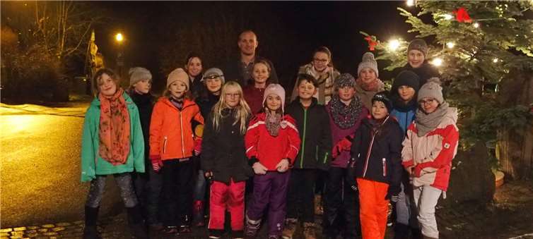 Die Ju Jutsu Kids mit ihren Trainern Mona Runkel und Markus Hoffmann.Privat