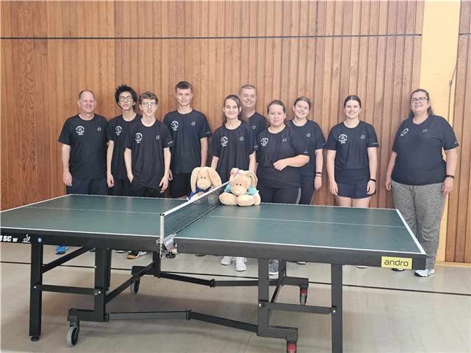 Die Ju19 des TTC Buschhoven bereitete sich auf den 1. PARA-Tischtennis-Aktionstag vor.  Foto: privat