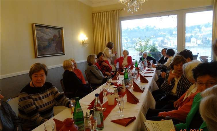 Die Jubiläumsfeier wurde in geselliger Runde gefeiert, in welcher die Damen auch die Erinnerungen der letzten 60 Jahre Revue passieren ließen. privat