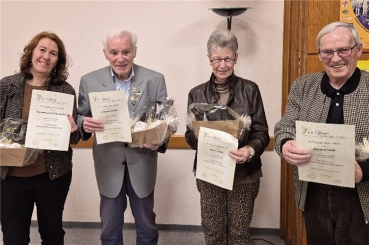 Die Jubilare des Chores: Sandrine Landry-Mannheim; Hermann Schmidt; Maria Senner; Anton Schmidt.