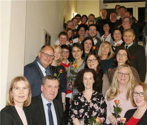 Die Jubilare des Herz-Jesu-Krankenhauses Dernbach kommen insgesamt auf 1.090 Dienstjahre. Foto: Herz-Jesu-Krankenhaus Dernbach