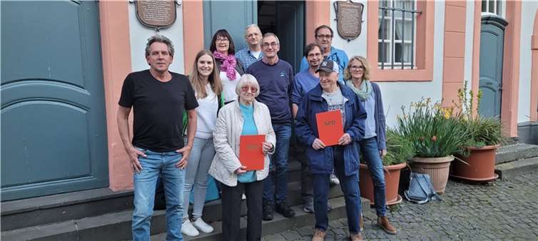 Die Jubilare mit dem SPD-Ortsverein Erpel.  Foto: privat