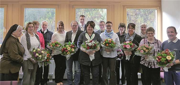 Die Jubilare stellten sich zum Gruppenfoto zusammen.privat