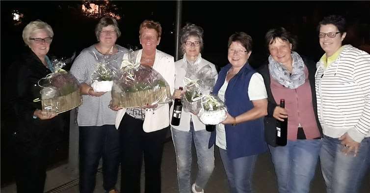Die Jubilare, v.l.n.r Brunhilde Fergen, Pia Stockhausen, Elke Preußer, Hildegard Hillen, Elke Hahn und Norma Reif, zusammen mit der 1. Vorsitzenden Iris Hoffmann. Patrick Hoffmann