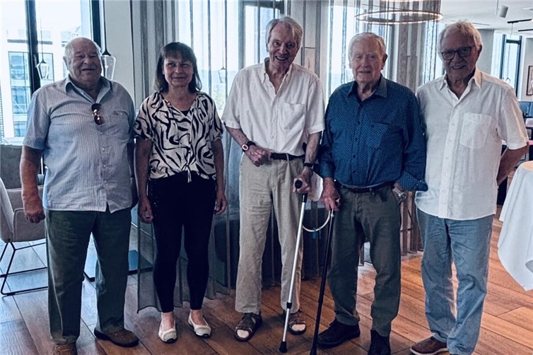 Die Jubilare von li. nach  re. Hans Böckling, Martina Still, Karl-Heinz Thilmann, Hubert Breitach, Albert Ehmann.  Es fehlten Hans Breitbach, Hermann Doetsch und Jutta Velten