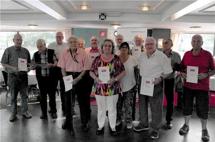 Die Jubilargruppe mit Peter Speier (3. v. r.).  Foto: privat