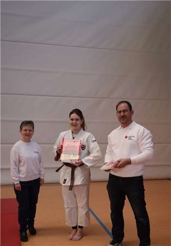 Die Judo Kids bekamen für Ihr Engagement eine Urkunde vom DRK Ortsverein überreicht.  Foto: privat