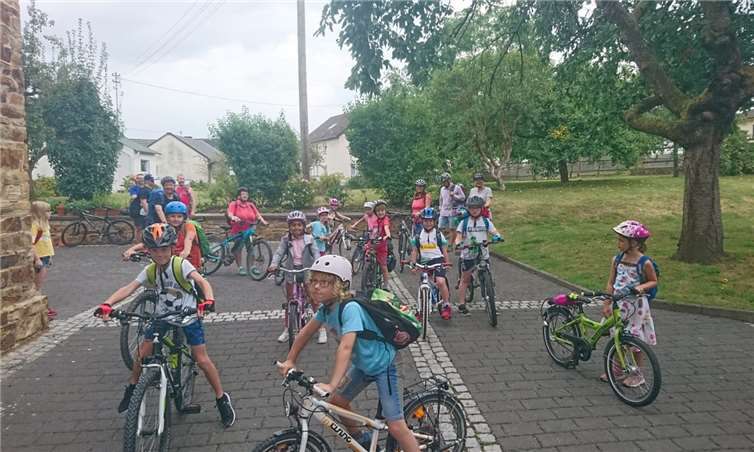 Die Jüngeren schwangen sich aufs Rad und fuhren zum Piratenspielplatz nach Bad Neuenahr. Foto: privat