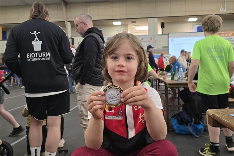 Die Jüngste im HSC-Team... Lou Reimer mit Finish über 500 m bei den Kindern U 8 erfolgreich