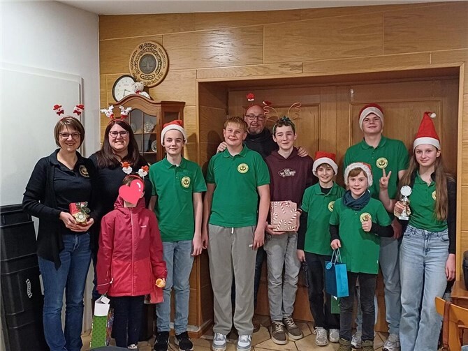 Die Jugendabteilung mit ihren Betreuern. Foto: privat