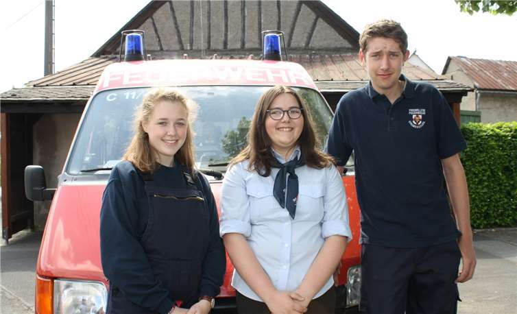 Die Jugendbetreuer Sophie Sturtz (l.), Caroline Gräf und Christian Gräf setzen sich bei der Greimersburger Feuerwehr vorbildlich für den Nachwuchs ein.