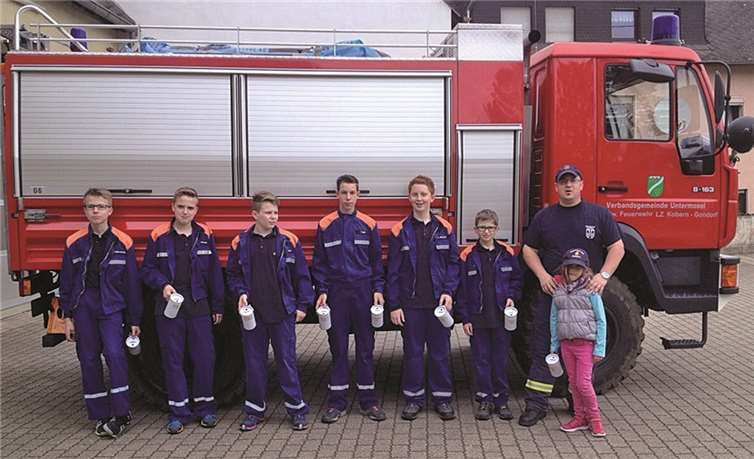 Die Jugendfeuerwehr Kobern beteiligte sich an der Jugendsammelwoche. privat