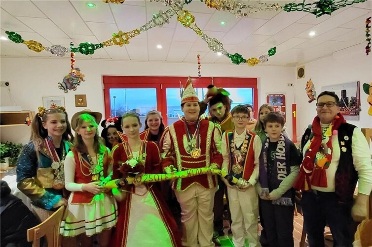 Die Jugendfeuerwehr Remagen im Zeichen des Karnevals.