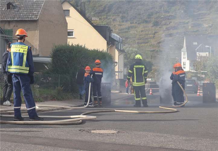 Die Jugendfeuerwehr bei einer Übung.